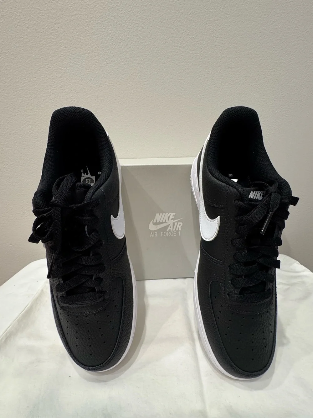 NEW Nike Air Force 1 '07 Low Black/White Men's Size 8.5 | New in Box